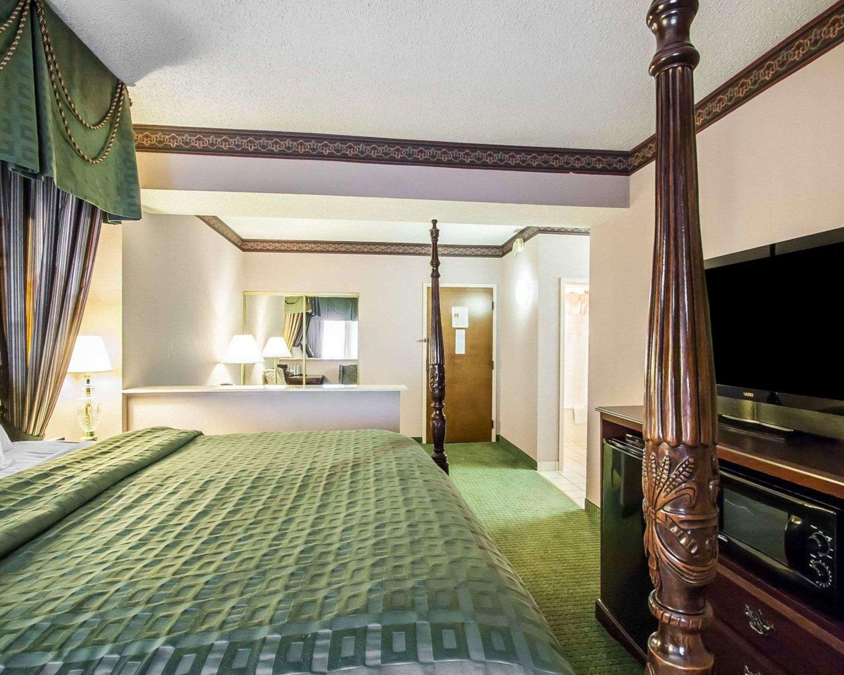 Clarion Hotel Branson Exterior photo