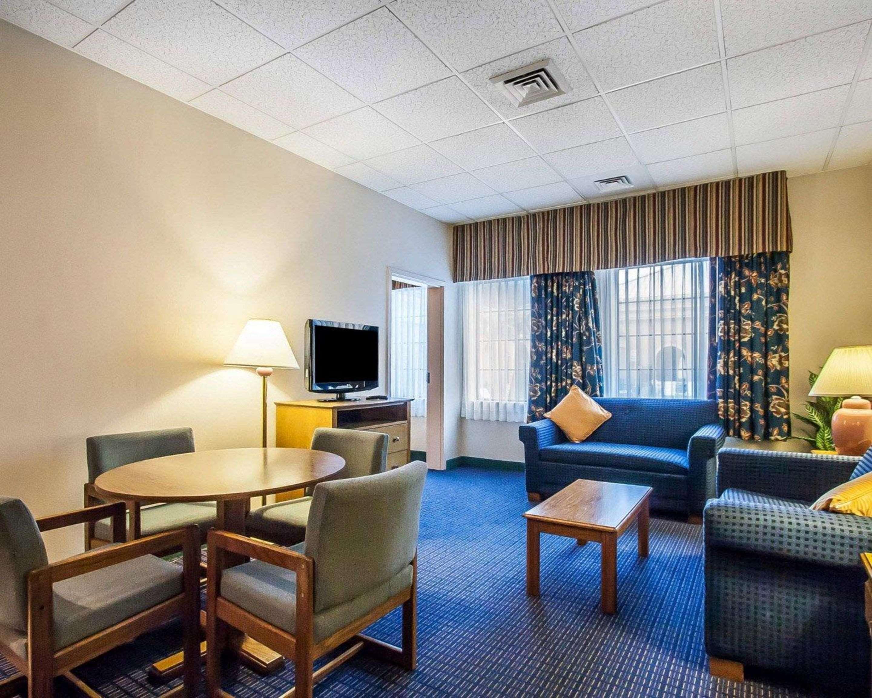 Clarion Hotel Branson Exterior photo